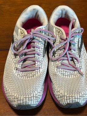 Brooks Women’s Revel 3 Running Shoes Grey/Pink Size 11 M Style 1203021B034